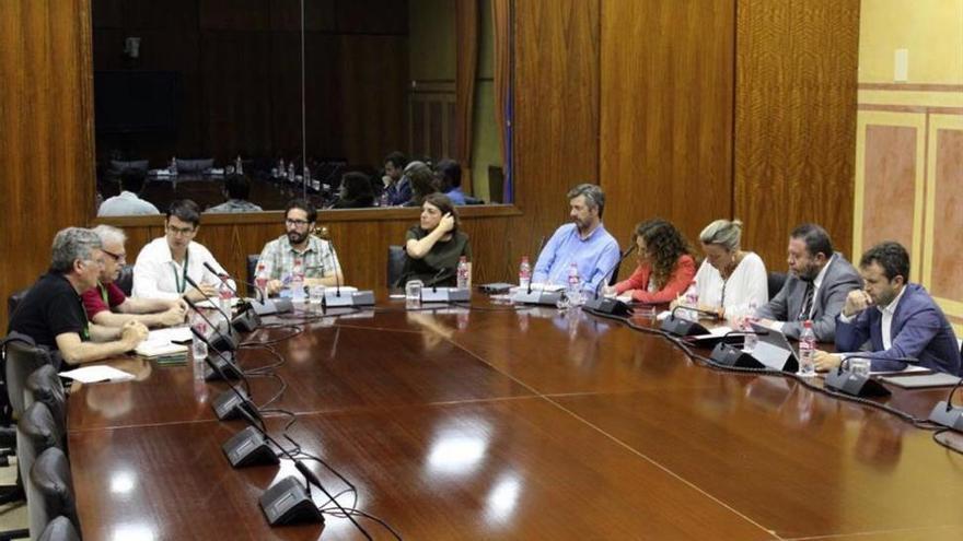 El Ayuntamiento expone a los grupos parlamentarios su propuesta para modificar la LOUA