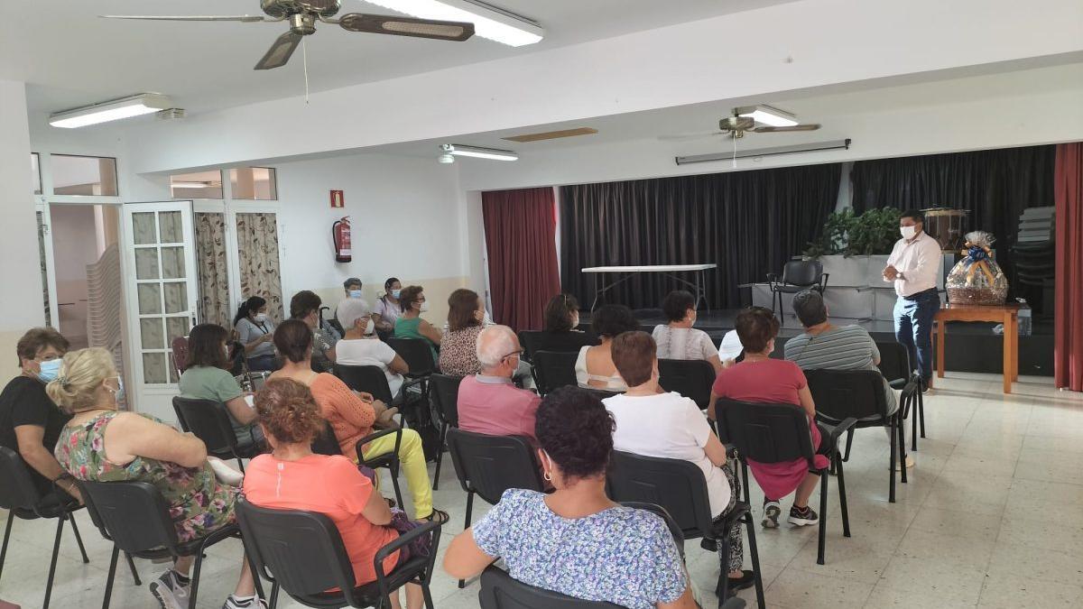 Los tres centros de mayores reanudan su actividad tras dos años cerrados