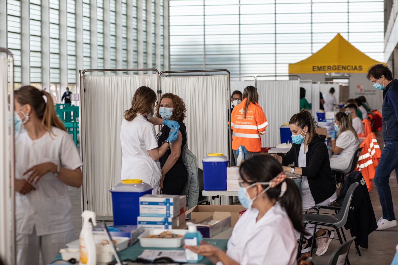GALERÍA | Primera jornada de vacunación masiva en Ifeza