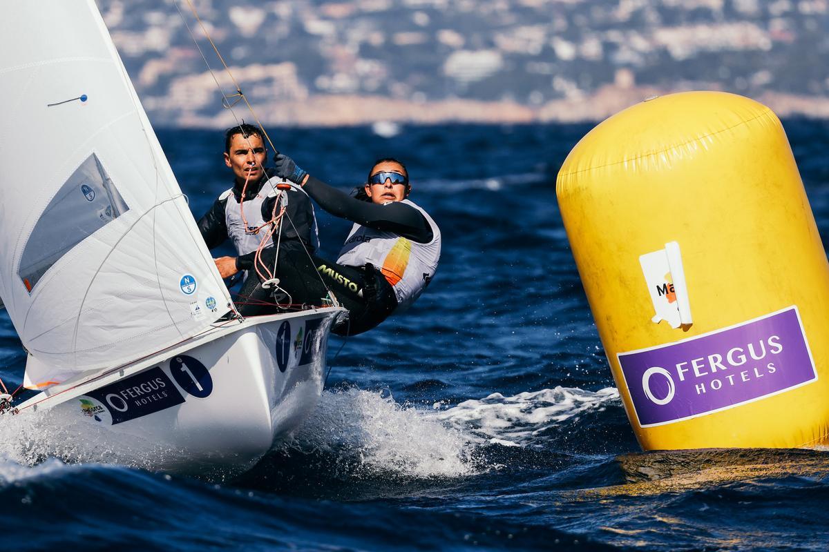 Jordi Xammar y la mallorquina Marta Cardona, en plena regata