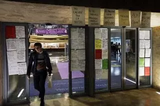 El profesor, a una de sus alumnas: "¡Buff, cómo me ponen esos grititos!"