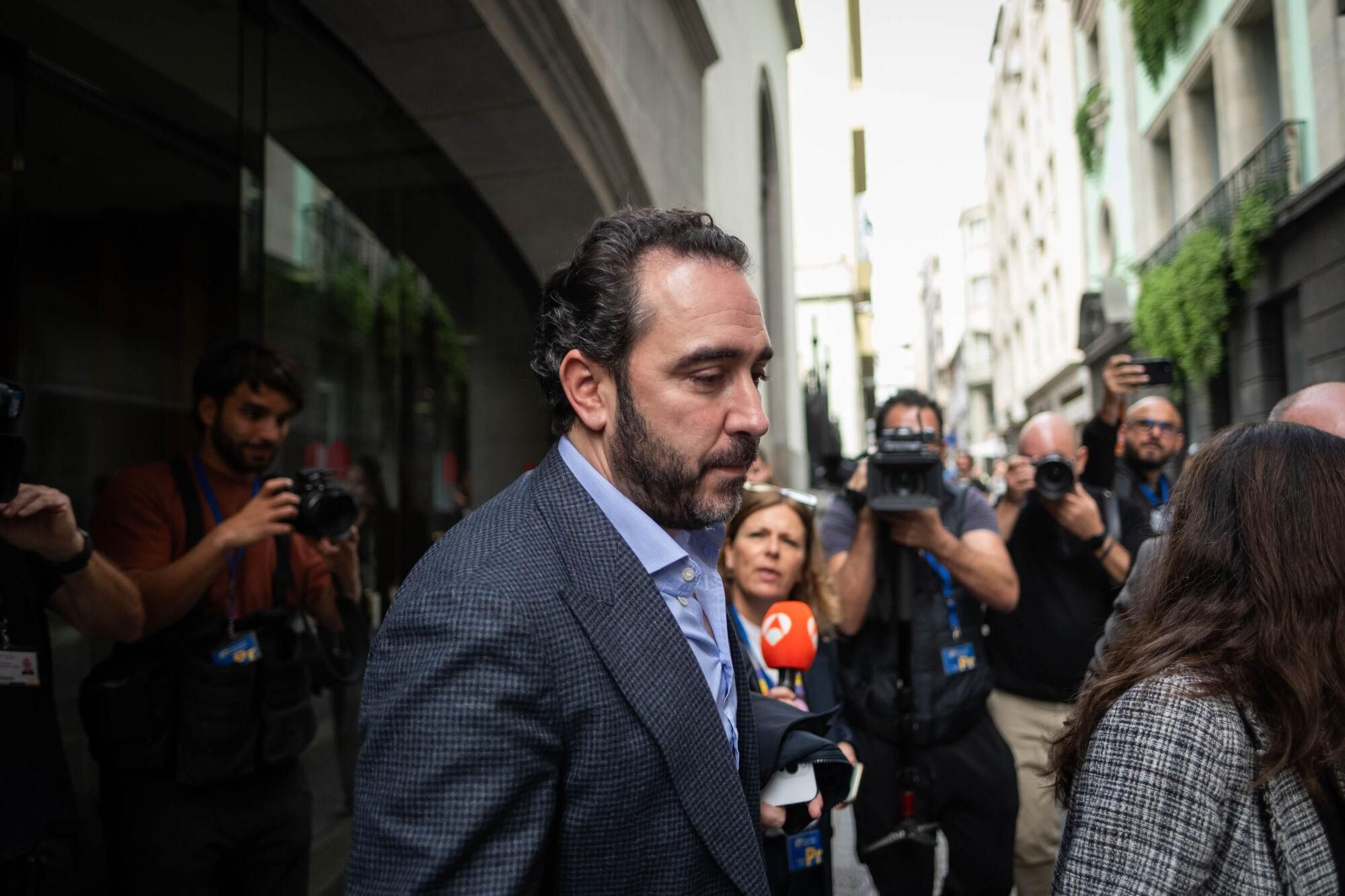 Aldama acude a la comisión de investigación del 'caso Mascarillas' en el Parlamento de Canarias