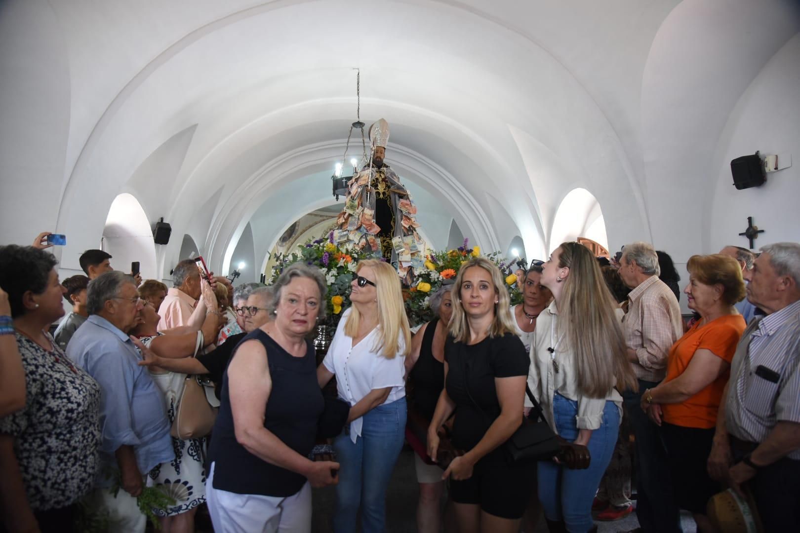 Obejo celebra su tradicional Danza de las Espadas en honor de San Benito