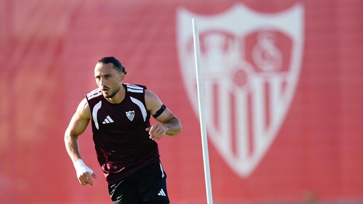 VÍDEO | Giorgi Kochorashvili explica su encaje en el Sevilla
