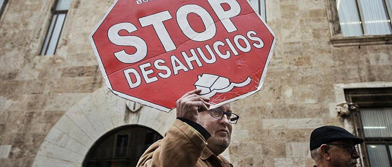 Protesta de la Plataforma de Afectados por la Hipoteca en València, en imagen de archivo.