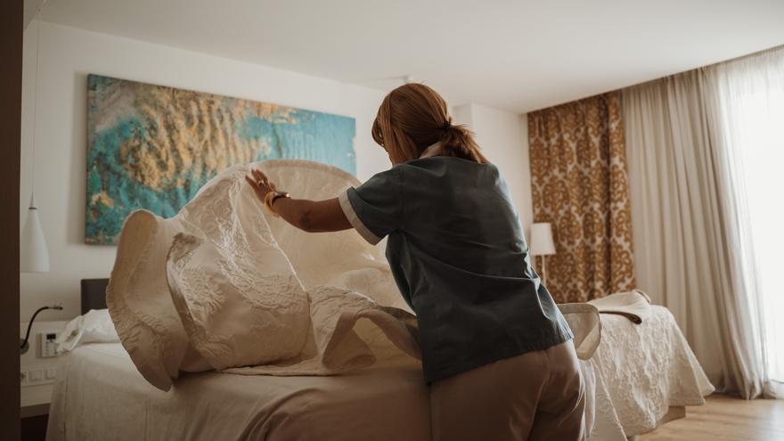 PSOE y PP se unen en el Congreso para promover el uso de camas elevables en todos los hoteles de España