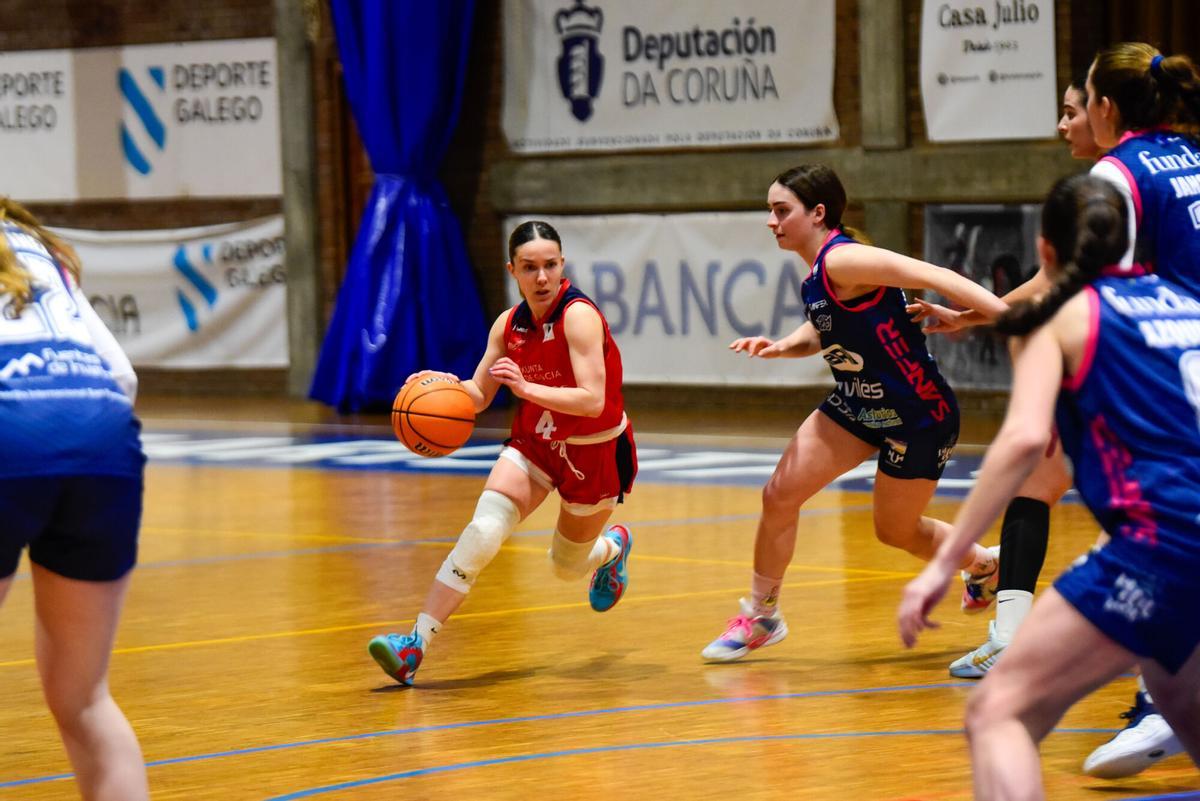 Nevena Dimitrijevic lidera un ataque de Maristas esta temporada.
