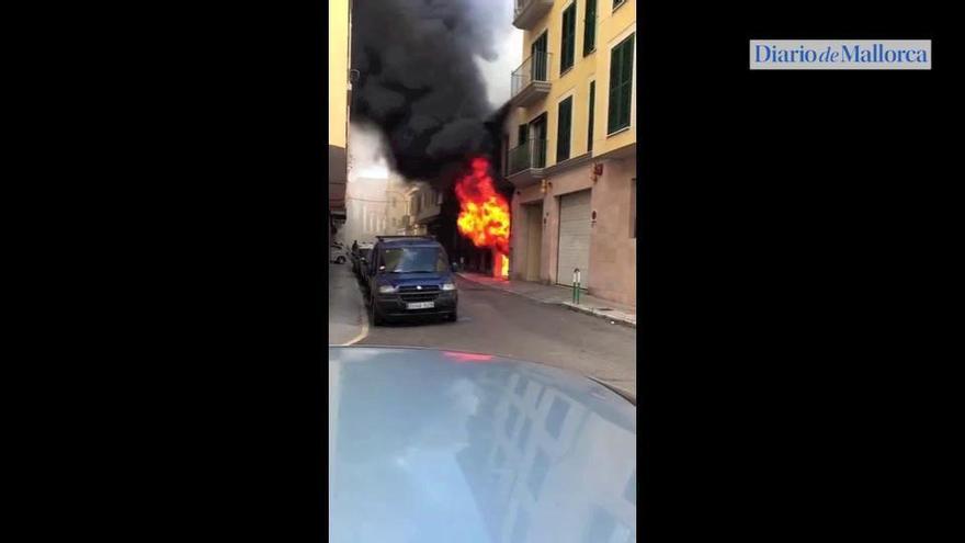 Arde un garaje del Pasaje Marconi en Palma