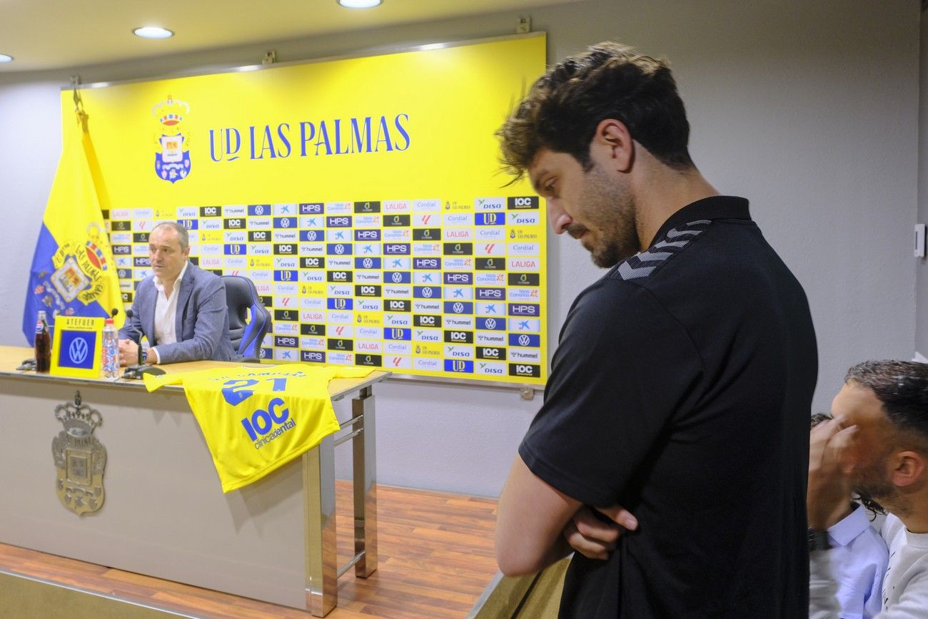 Presentación oficial del último fichaje de la UD Las Palmas José Campaña