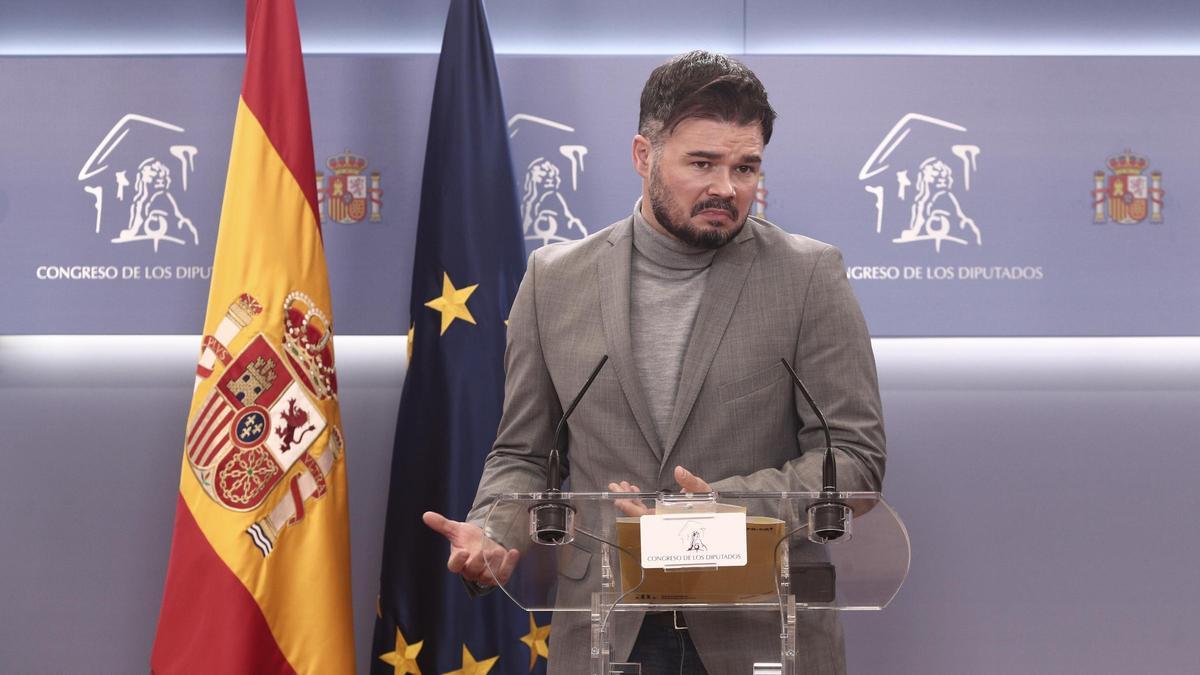 Archivo - El portavoz parlamentario de ERC, Gabriel Rufián, interviene durante una rueda de prensa anterior a una Junta de Portavoces convocada en el Congreso de los Diputados, en Madrid, (España), a 23 de marzo de 2021.