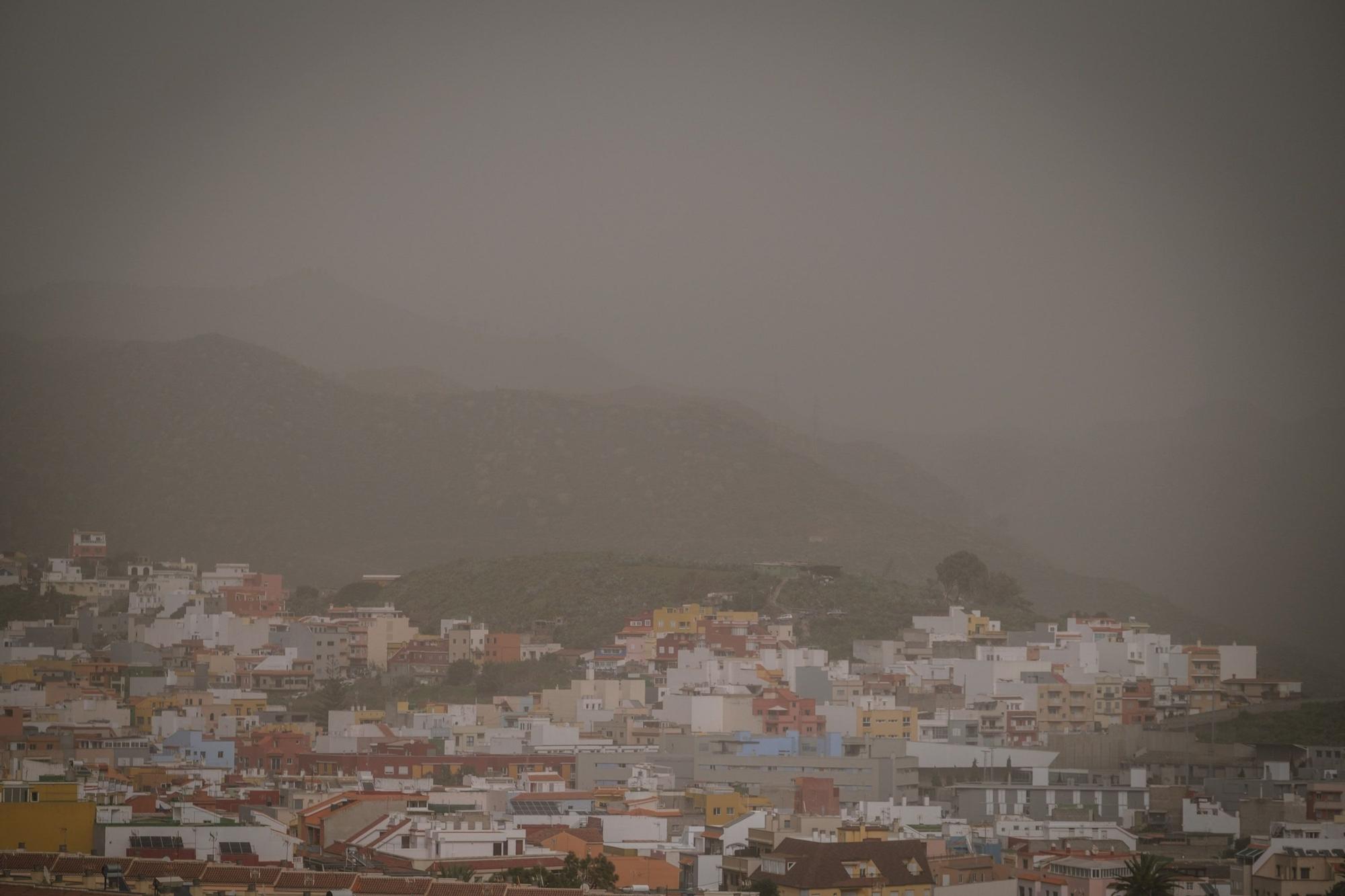 La calima 'esconde' Tenerife