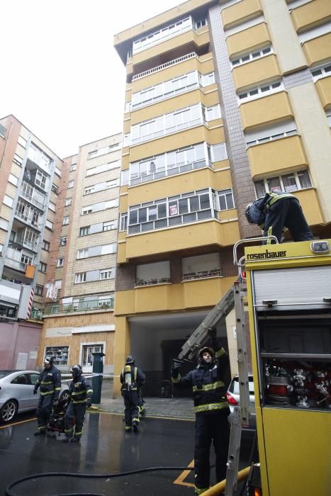 Incendio en un garaje de la calle Doctor Marañón de Avilés