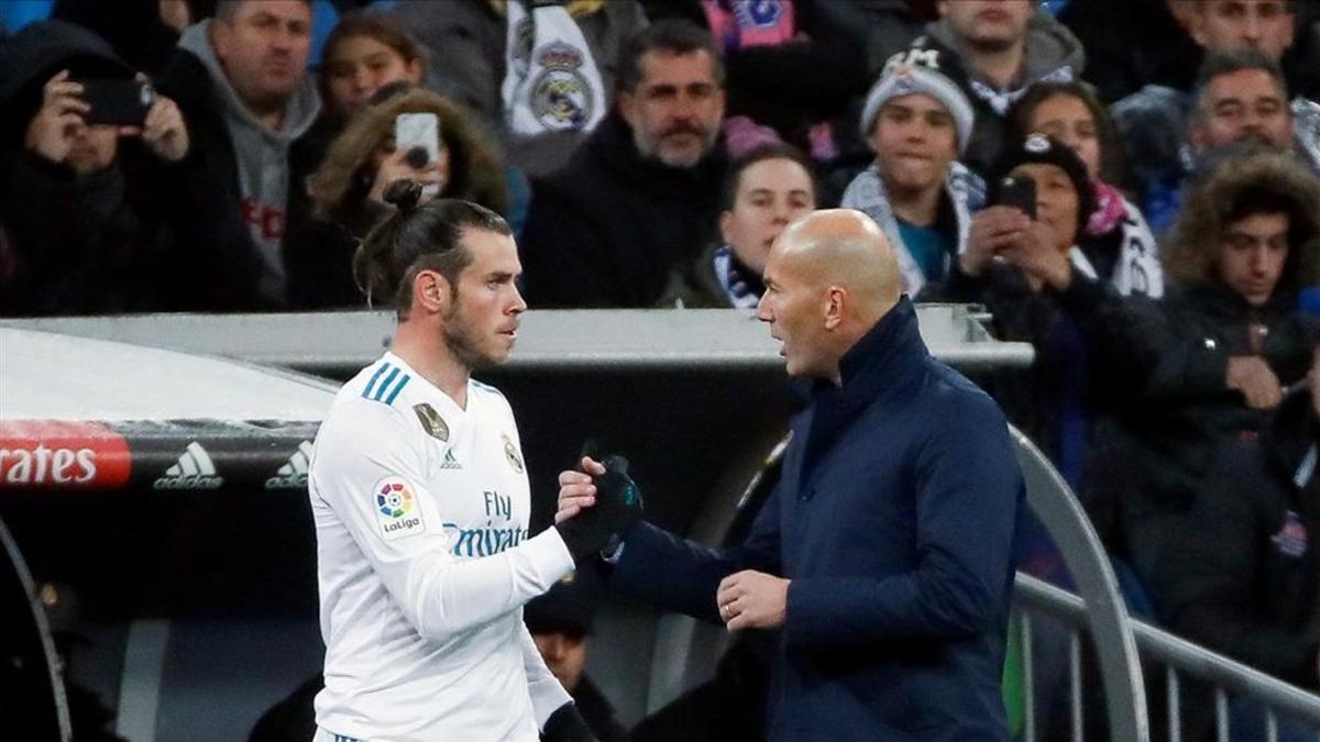 Zidane deja en el banquillo a Bale