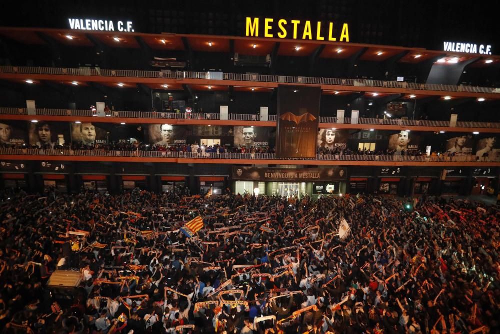 Euforia en el balcón de Mestalla