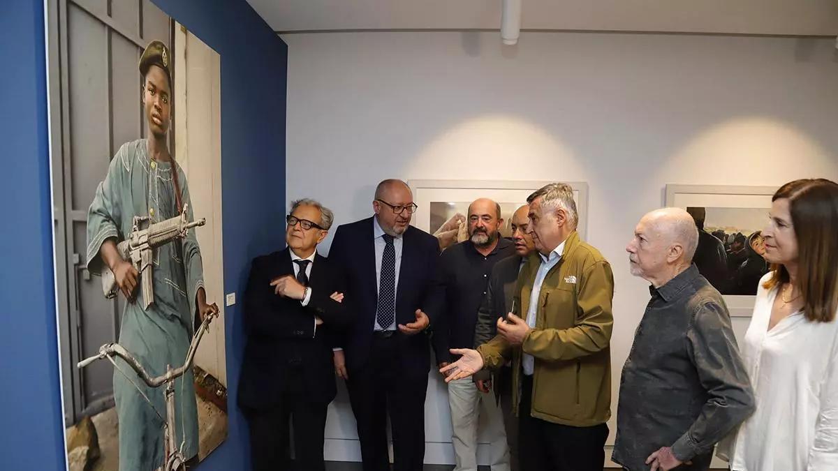 Inauguración de la exposición de Gervasio Sánchez, en la Fundación Botí, organizada por la cátedra Unesco de Resolución de Conflictos.