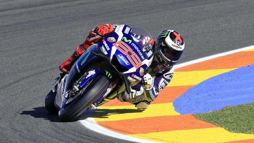 El pilot mallorquí Jorge Lorenzo fent un revolt del circuit de Xest.