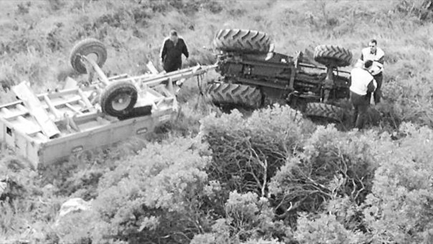 Muere en Museros al volcar su tractor en un camino rural