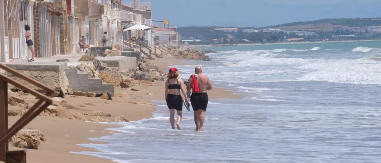 Elche permitirá el baño en sus playas desde este lunes, pero sin socorrismo