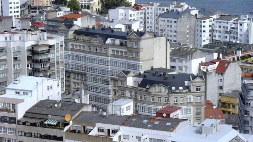 Vista general de la antigua sede de Fenosa, en el barrio de Riazor.