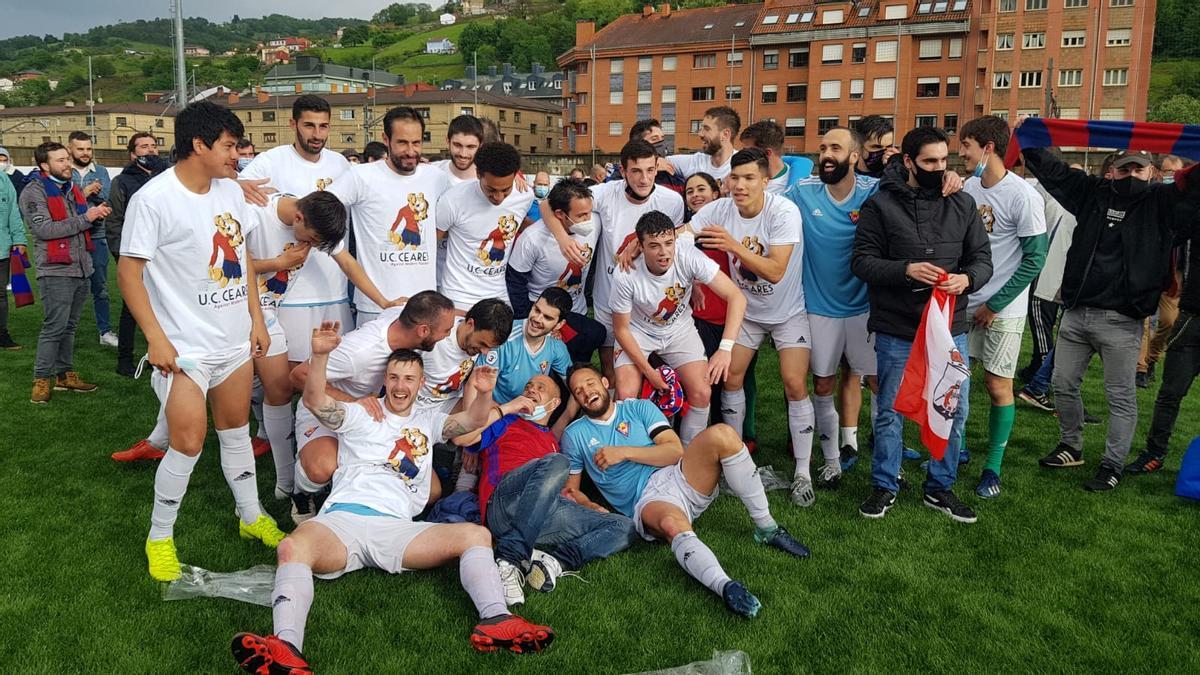 El Ceares celebra su ascenso