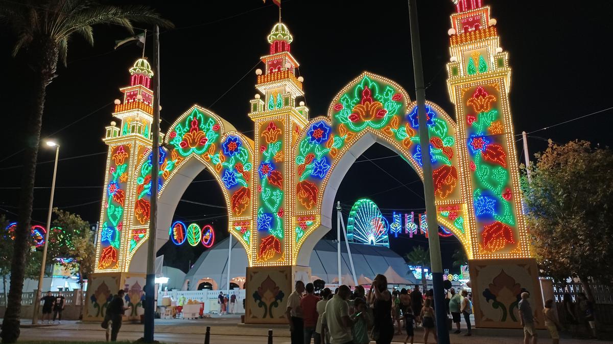 Entrada principal al recinto ferial.