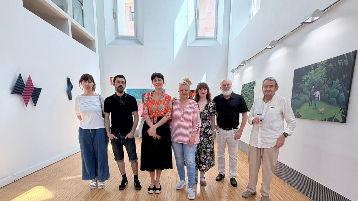 Por la izquierda, Amelia Celaya, Iván Baizán, Helena Toraño, Marta Fermín, Sandra Santamarina, Pepe Vázquez  de Prada y José Santamarina