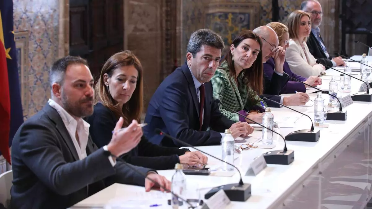 Mazón dice que "no puede evitar pensar" que hay "estrategia" en la carta de Sánchez