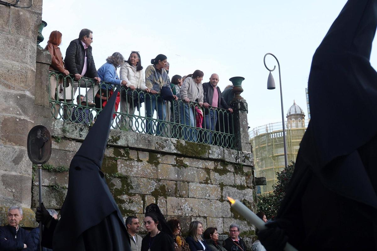 Las calles de Pontevedra vivieron un multitudinario Jueves Santo.