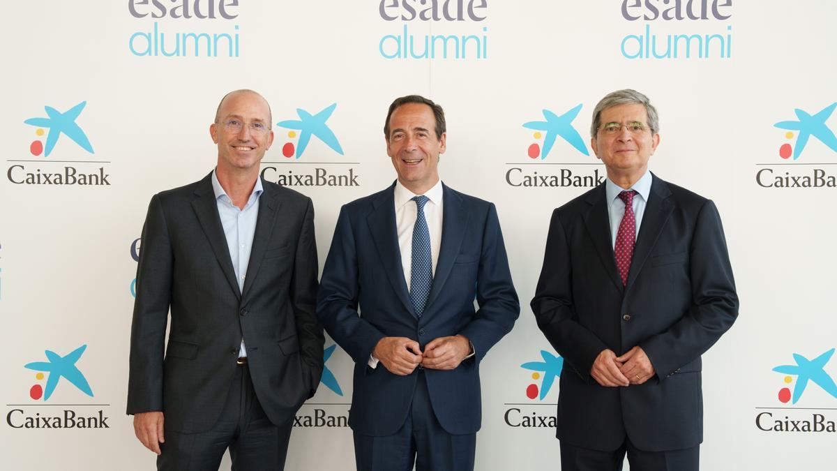 Gonzalo Gortázar, consejero delegado de CaixaBank, en el premio Esade 2023