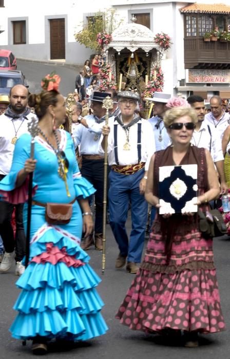 ROMERIA ROCIERA Y OFRENDA A LA VIRGEN