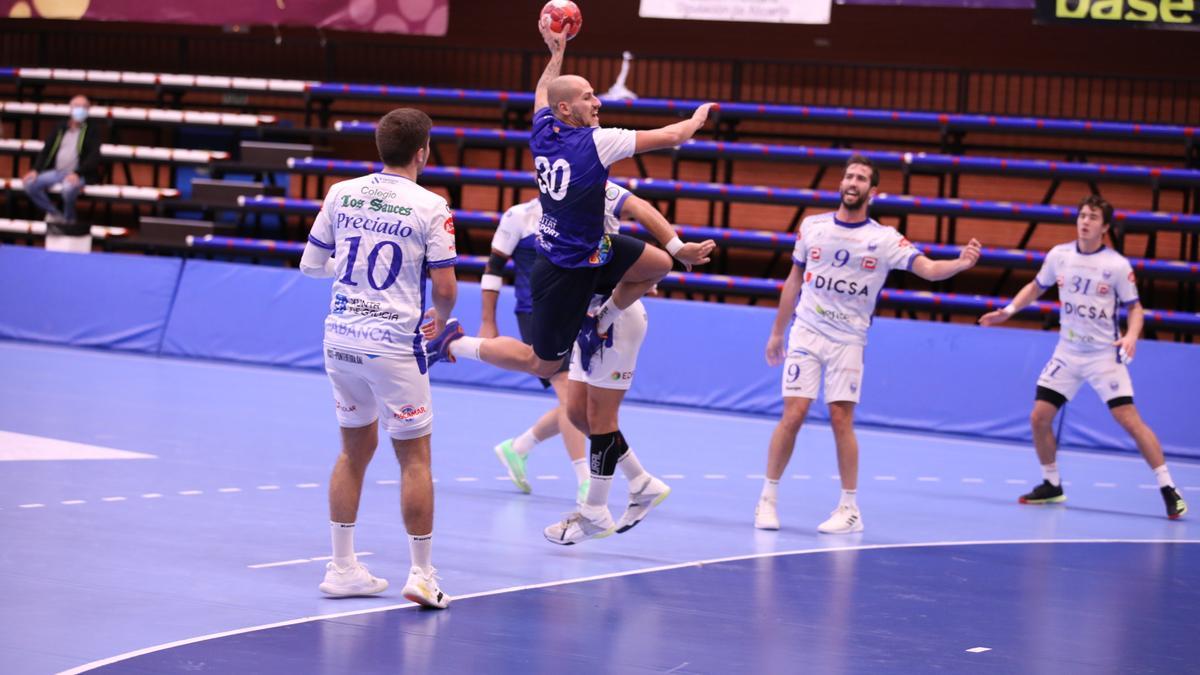 BM Benidorm achieved the widest victory of the season against El Cisne BM Benidorm achieved the widest victory of the season against El Cisne