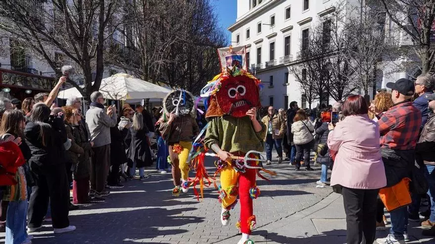 VÍDEO | Mascaradas de Zamora recorren las calles más emblemáticas de Madrid