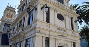 Un lateral del edificio de La Terraza en los jardines de Méndez Núñez. 