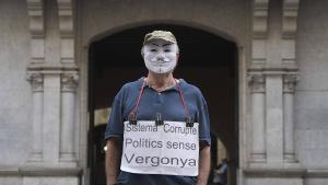 El veí de Girona que protesta des de fa cent dies, aquest dilluns, a la plaça del Vi.