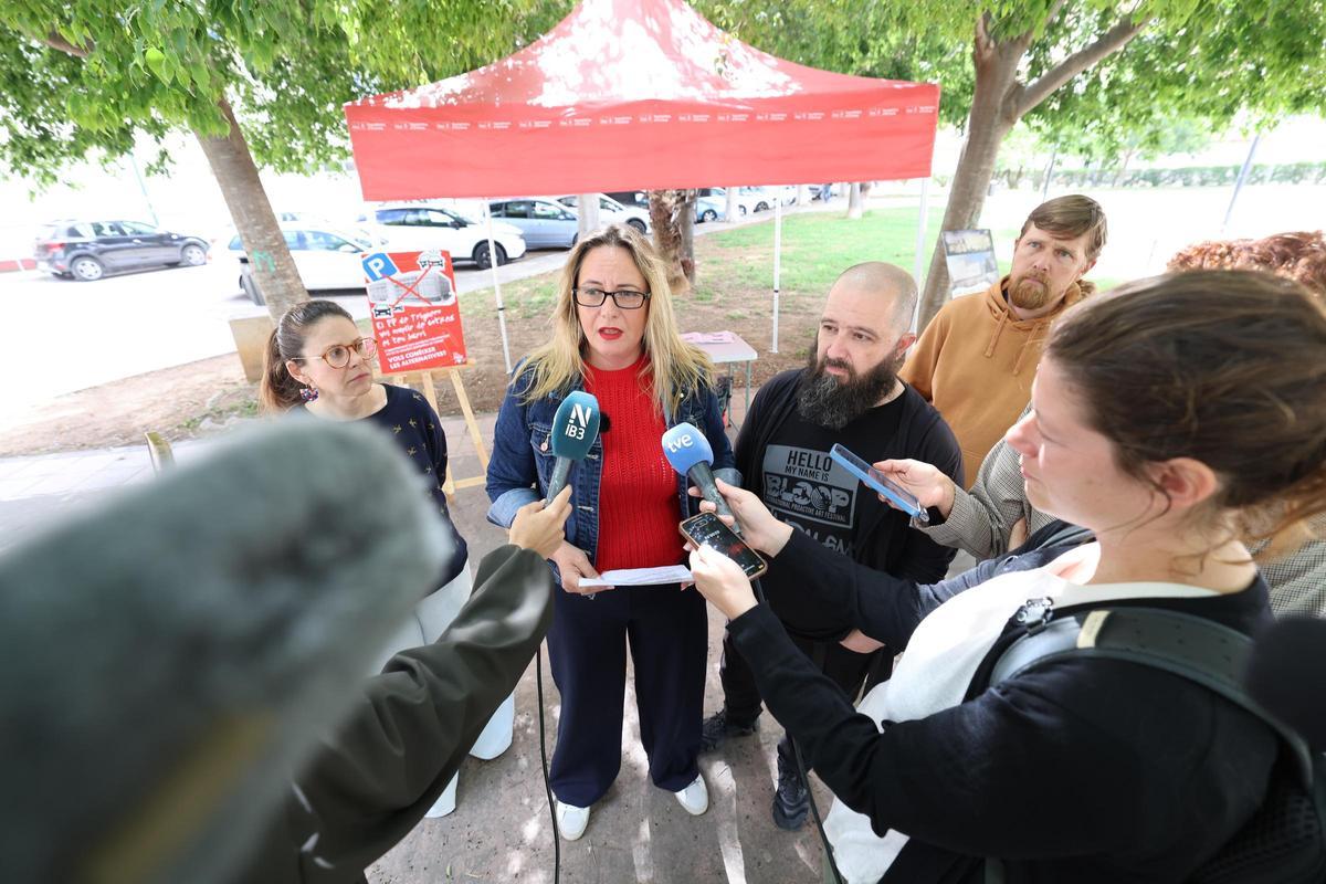 Rueda de prensa del PSOE en la plaza Joan Mari Cardona