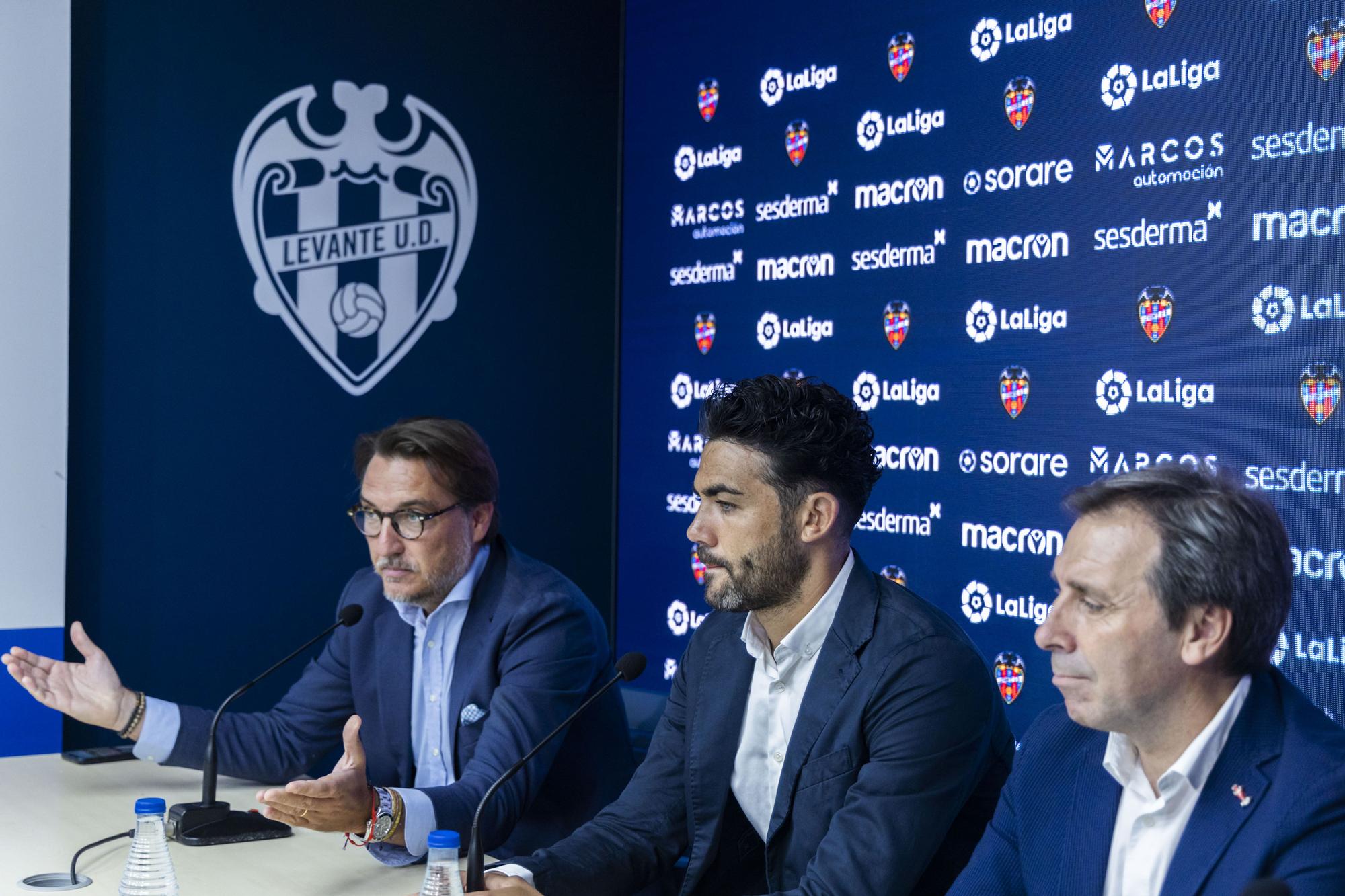 La emocionante presentación de Iborra, en imágenes