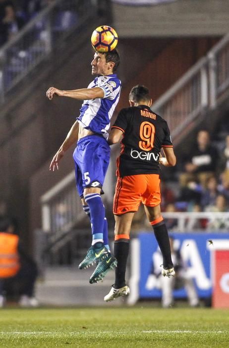 Un Çolak notable librea el ataque con un gran gol y un error suyo propicia el empate (1-1).