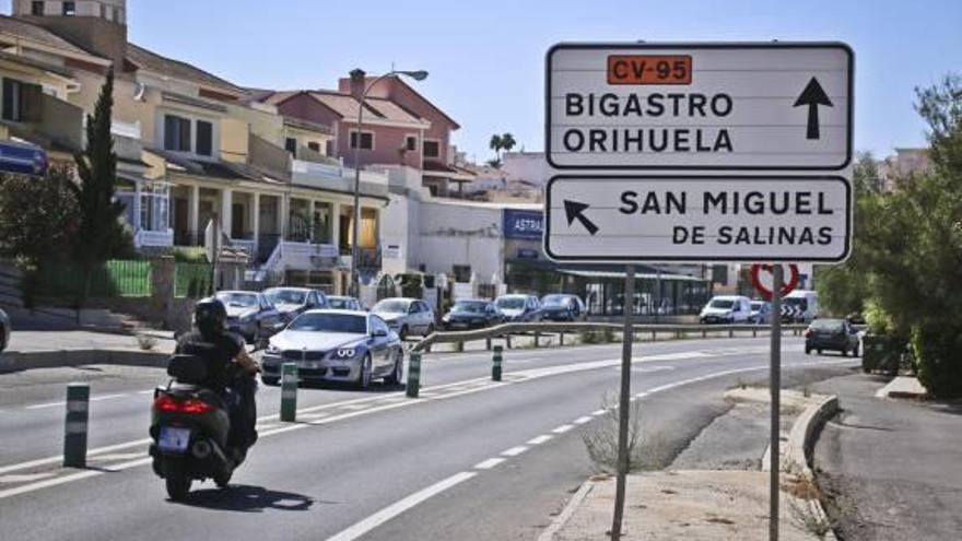 La carretera CV-95, en San Miguel, es un punto negro de la vía.