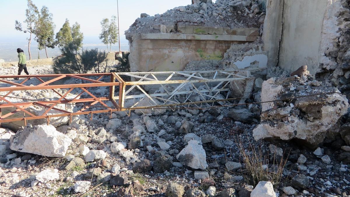 Archivo - Un edificio destruido en un ataque de Israel contra  Tell al Hara, en Daraa, suroeste de Siria (archivo)