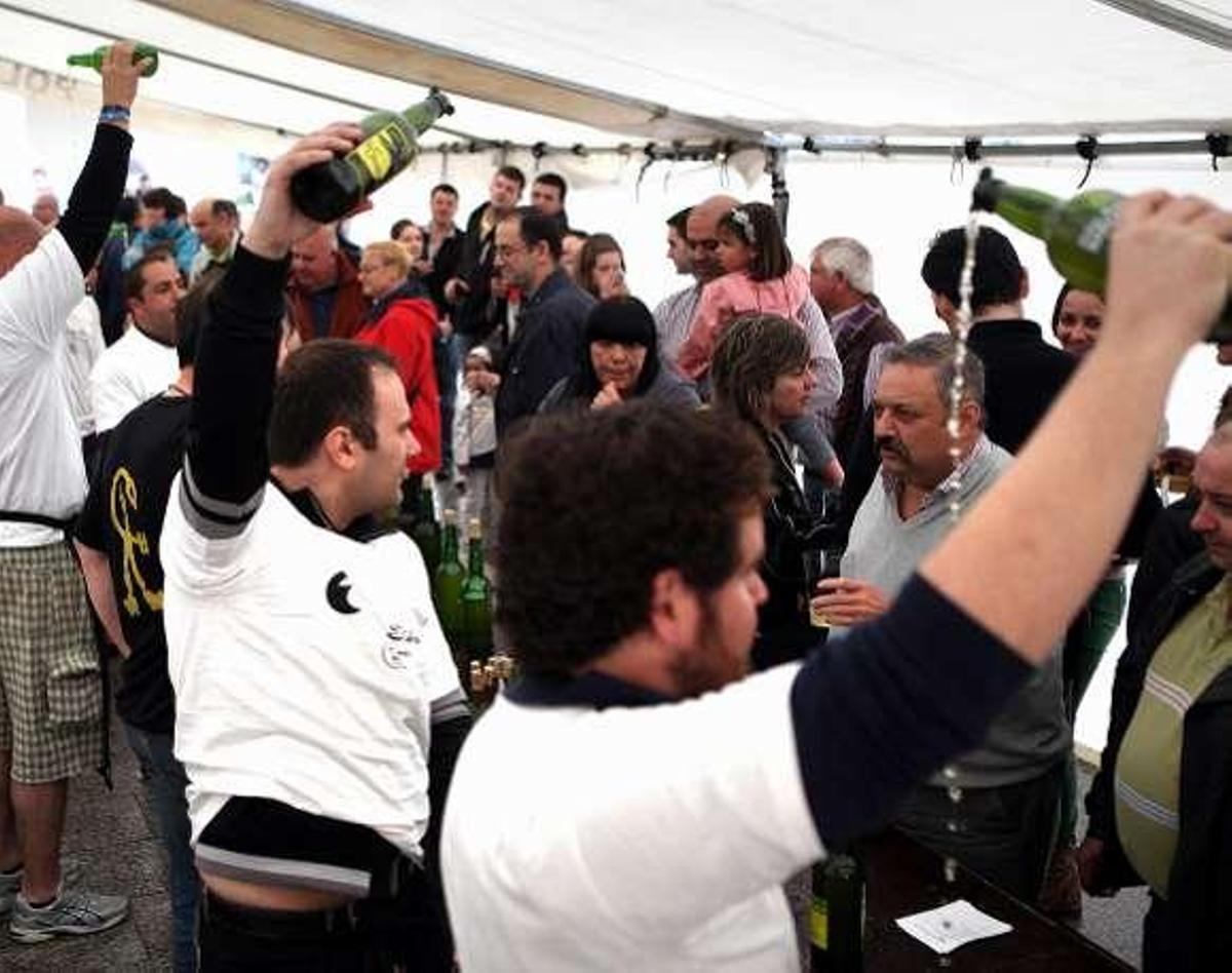 Imagen de la I Feira da Sidra de A Estrada.  // Bernabé / Cris M.V.