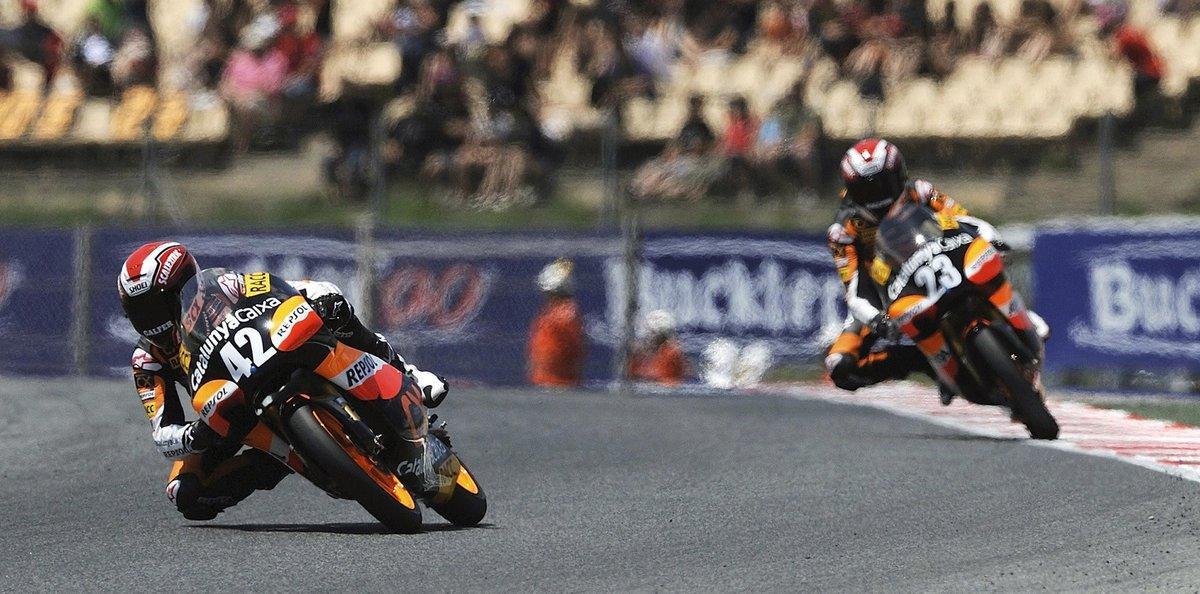 Àlex Márquez (d), durante la prueba celebrada en el Circuit de Catalunya en Montmeló (Barcelona), temporada en la que quedó subcampeón de 150 cc. en el Campeonato de España de velocidad en el 2011.