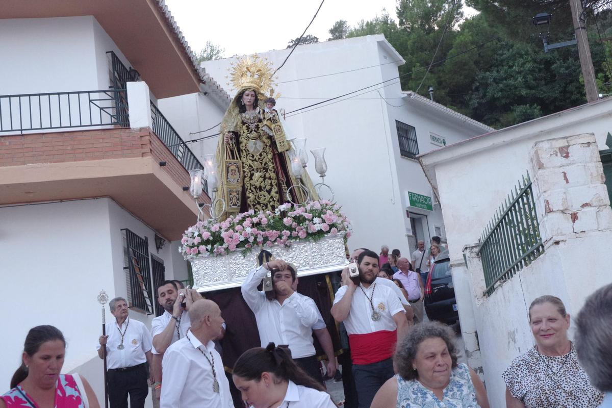 Traslado de la Virgen del Carmen de Olías a la Iglesia de San Vicente Ferrer