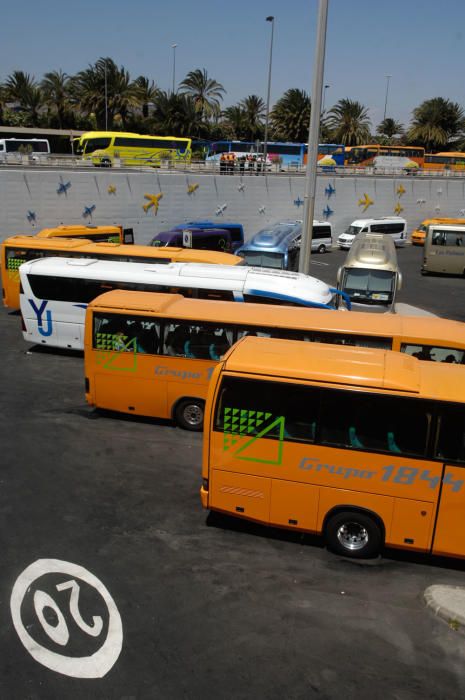 Llegada viajeros al aeropuerto de Gran Canaria