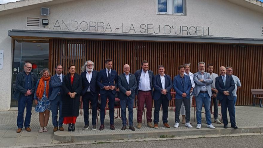 L&#039;aeroport de la Seu d&#039;Urgell creix amb nous hangars, un edifici d&#039;oficines i més places de pàrquing