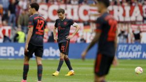 Los jugadores del Bayern, abatidos tras un gol del Mainz.