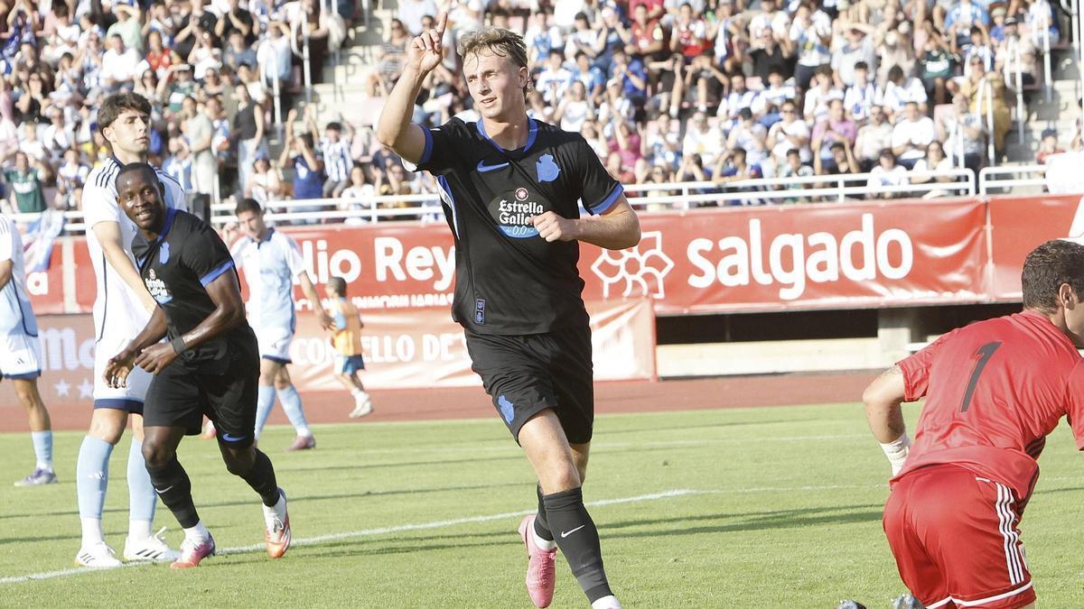 Gijselhart celebra su gol con el Deportivo ante el Compostela