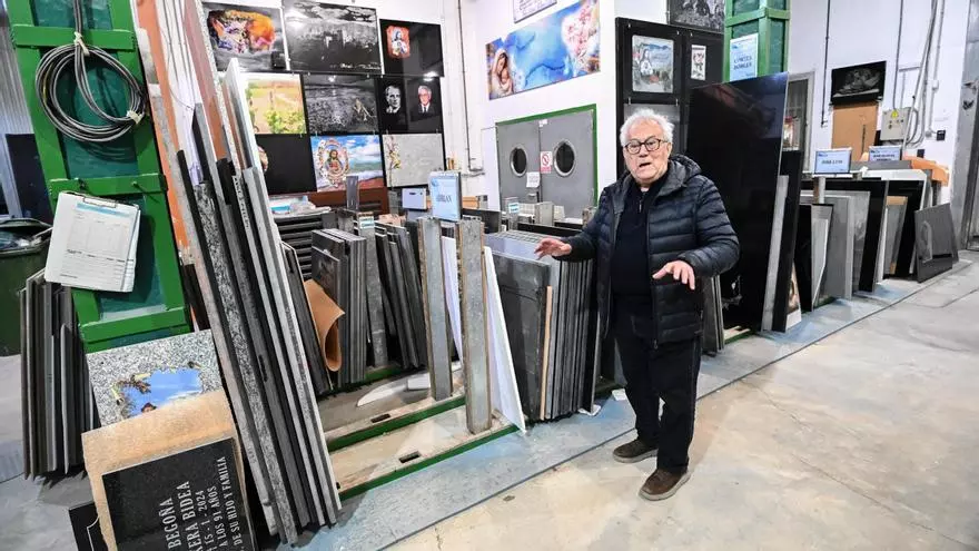 Un marmolista de Elche ofrece lápidas gratuitas para las víctimas del accidente de tren de Córdoba