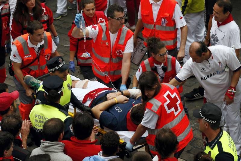 Fotogalería del quinto encierro de San Fermín