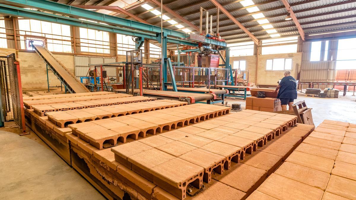 El interior de la fábrica de La Escandella en el municipio alicantino de Agost.