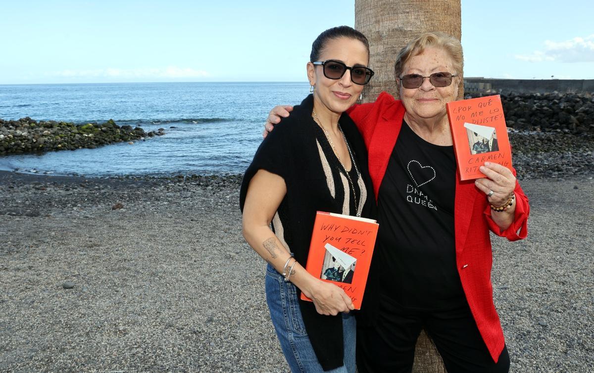 Carmen Rita Wong, en Tenerife con su tía Carmen Expósito, en el encuentro familiar de finales de marzo en Candelaria.